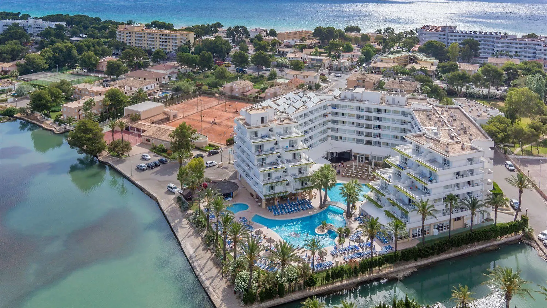 VIVA Eden Lago Puerto de Alcúdia 4*,  España